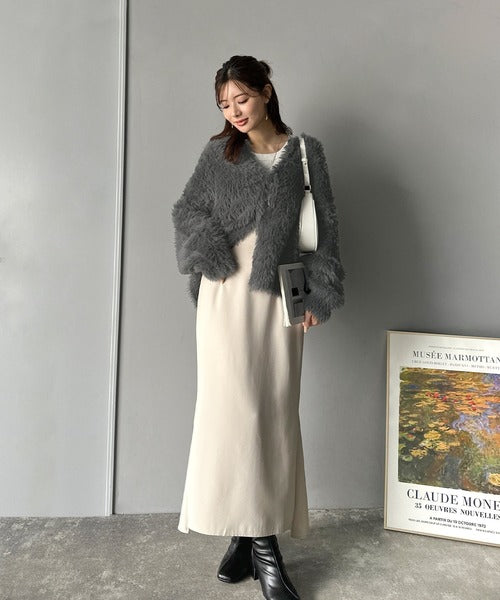 ふわっと包まれる心地よさ。モコモコフェザーニットホックカーディガン