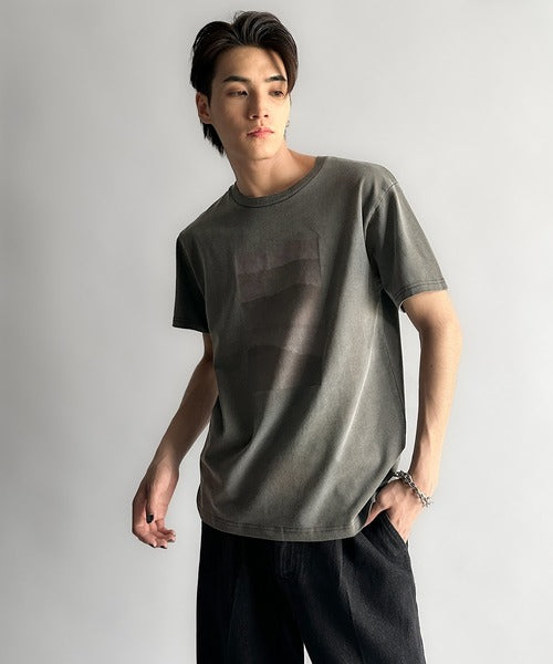 T出品 即トレンド男子。」タイトフィットピグメント加工プリントT