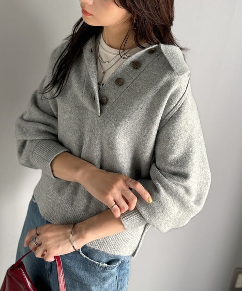 ふんわり＆もっちりな肌ざわり。襟付きラグランスリーブニットプル