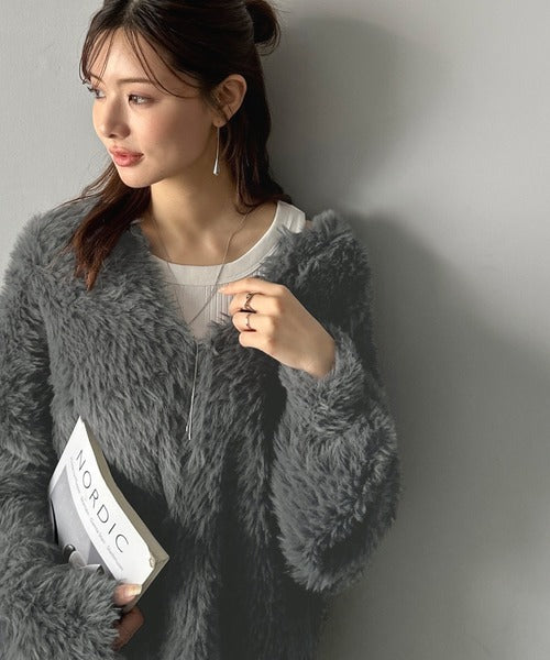 ふわっと包まれる心地よさ。モコモコフェザーニットホックカーディガン