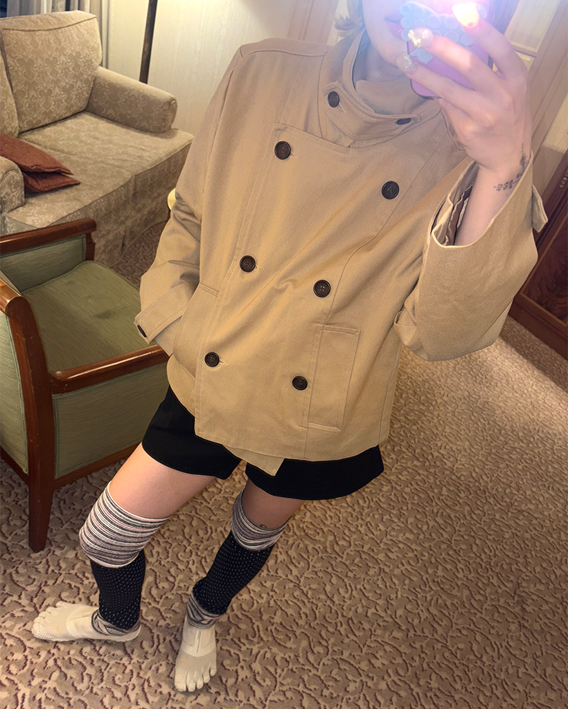 ダブルボタンショートトレンチコート