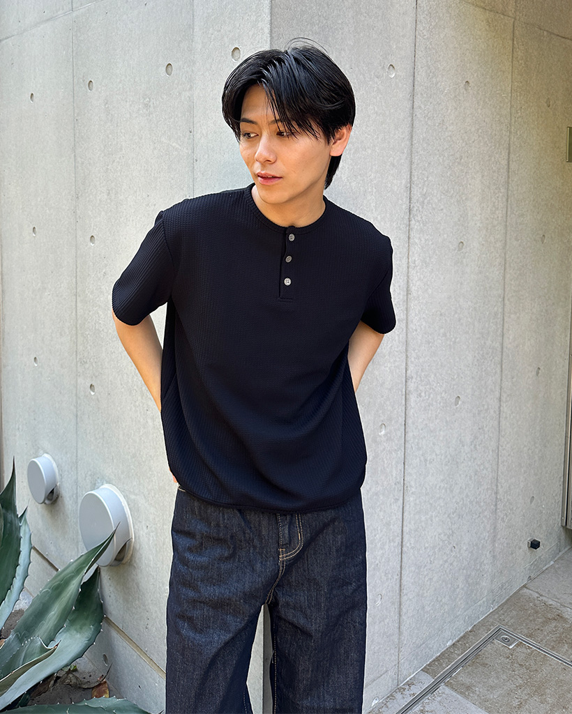 ワッフルヘンリーネッククロップドTシャツ