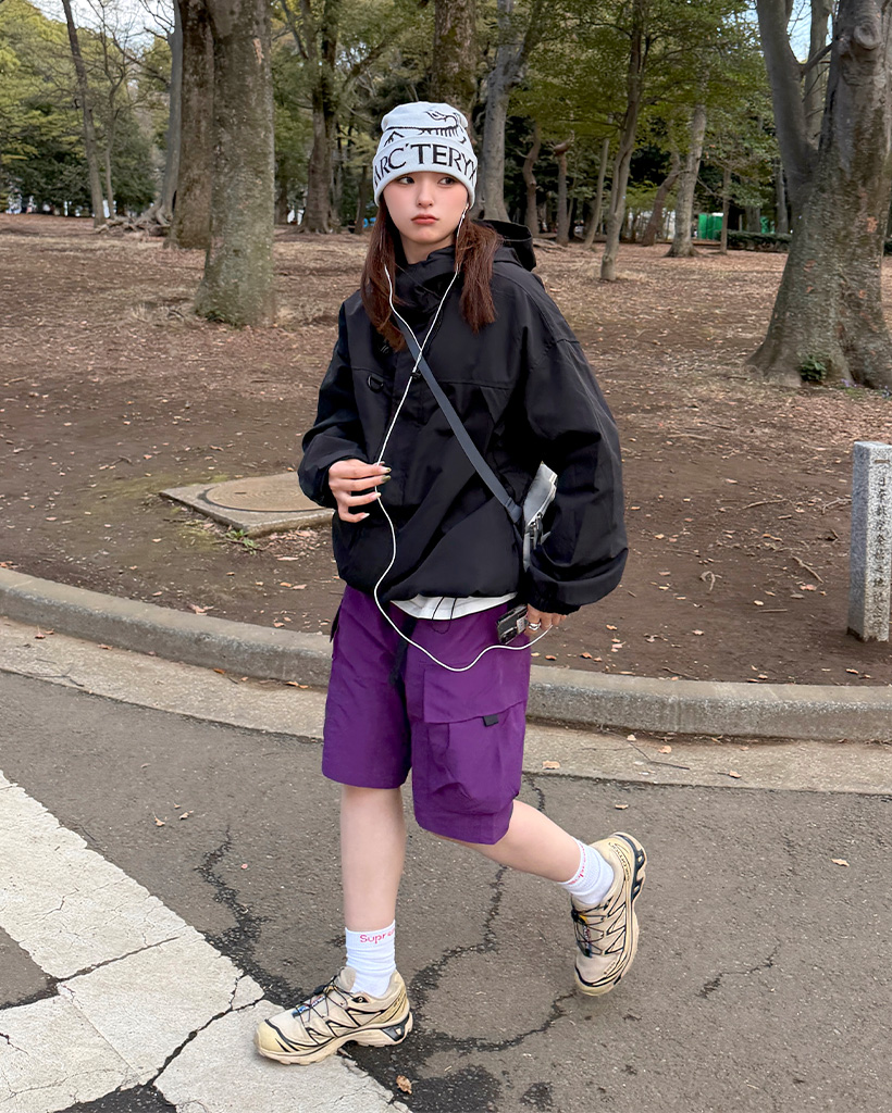 フードウィンドブレーカー