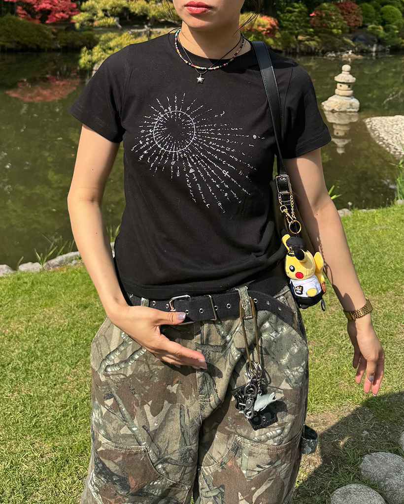 スパークグラフィックTシャツ