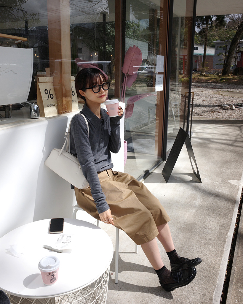 ボタンカラーネックTシャツ