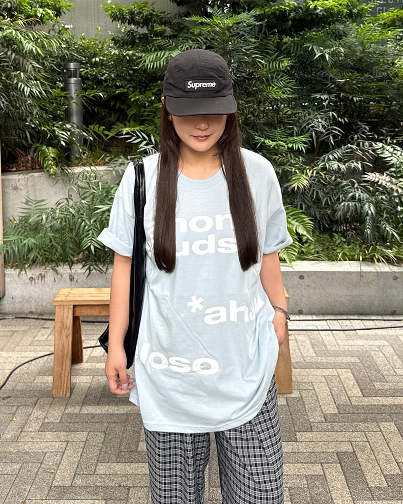 （ユニセックス）レタリングオーバーフィットTシャツ
