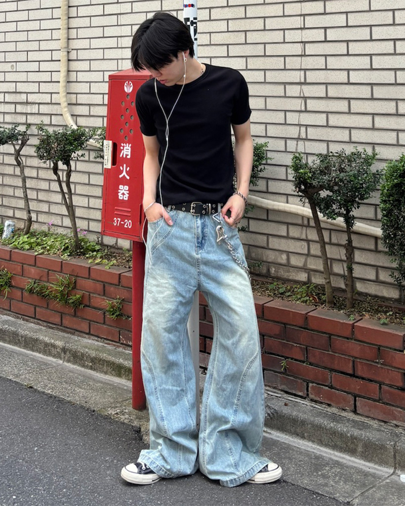 カーブシルエットデニムパンツ