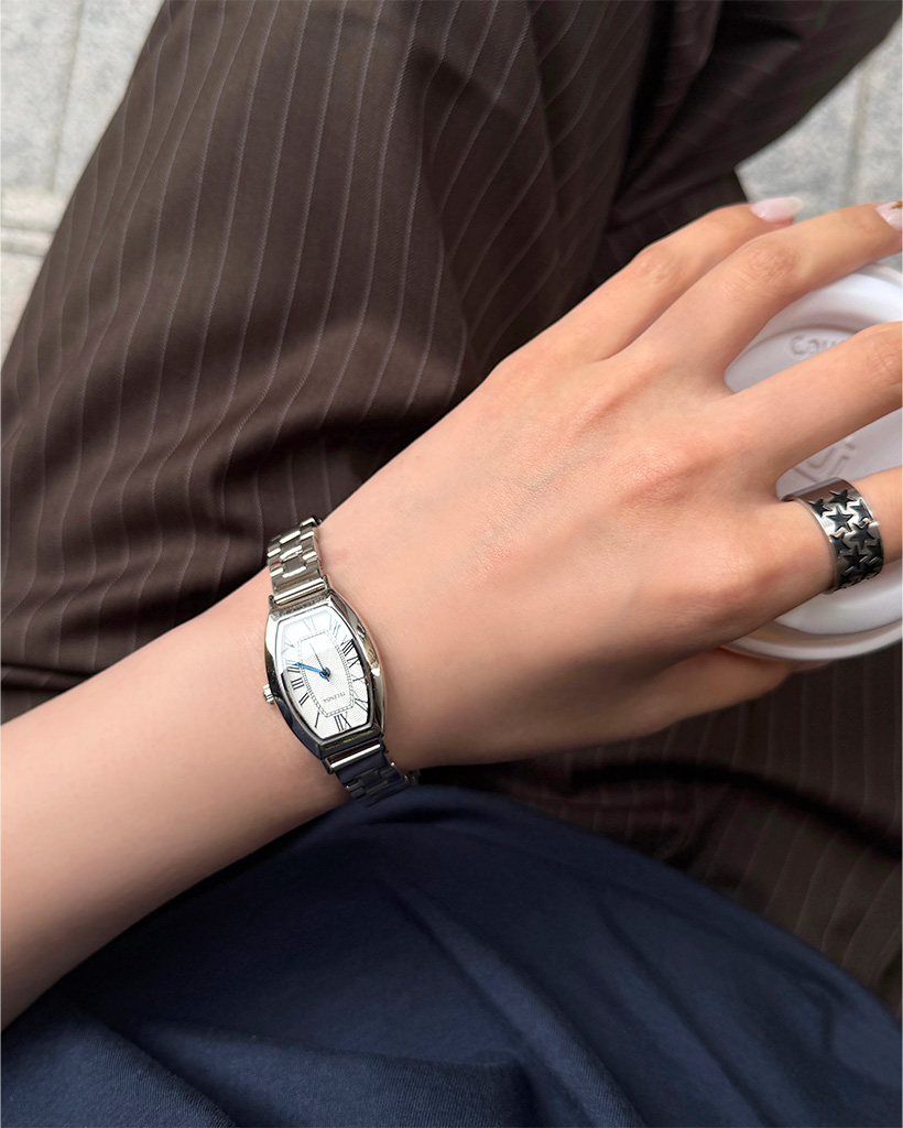 スクエアメタルウォッチ