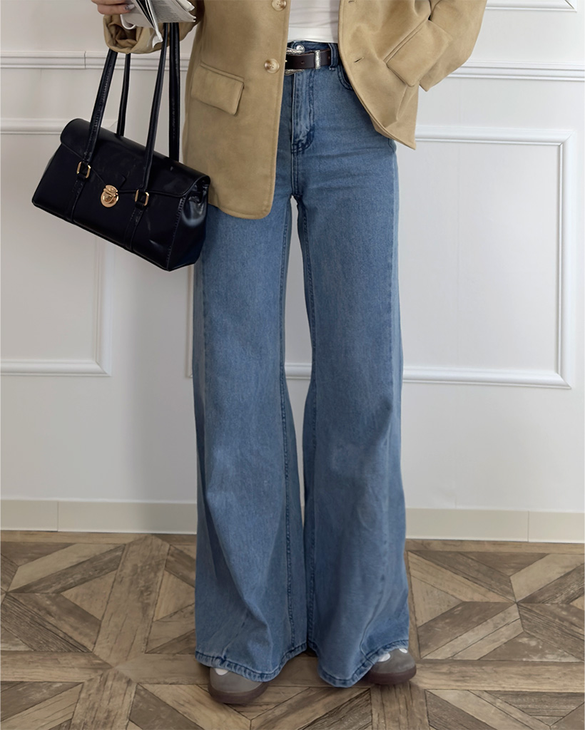 ワイドブーツカットデニムパンツ