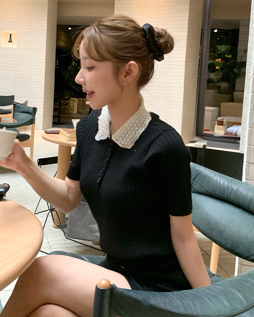 パール付きカラーポイント半袖ニット