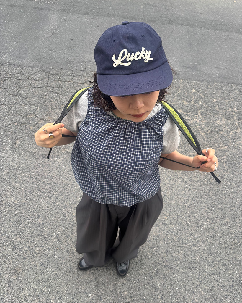 Luckyレタリングキャップ