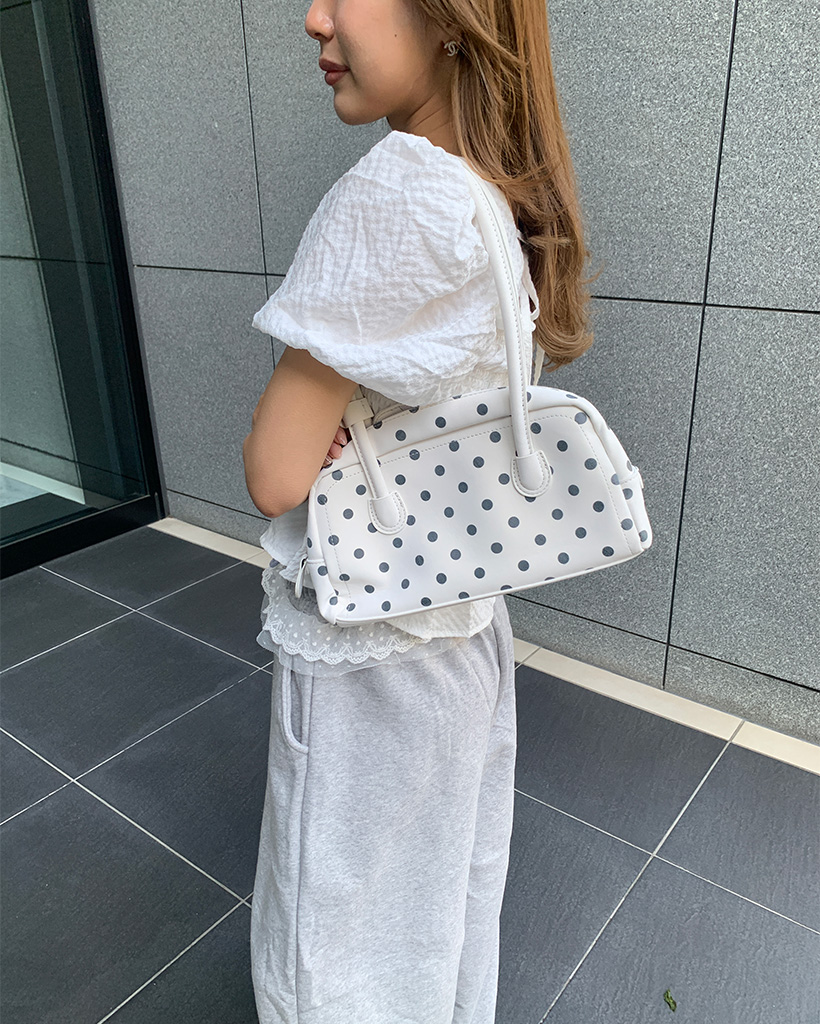 ドットショルダーバッグ