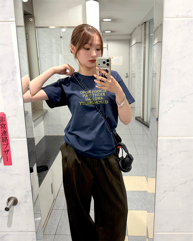 フロントロゴプリントTシャツ