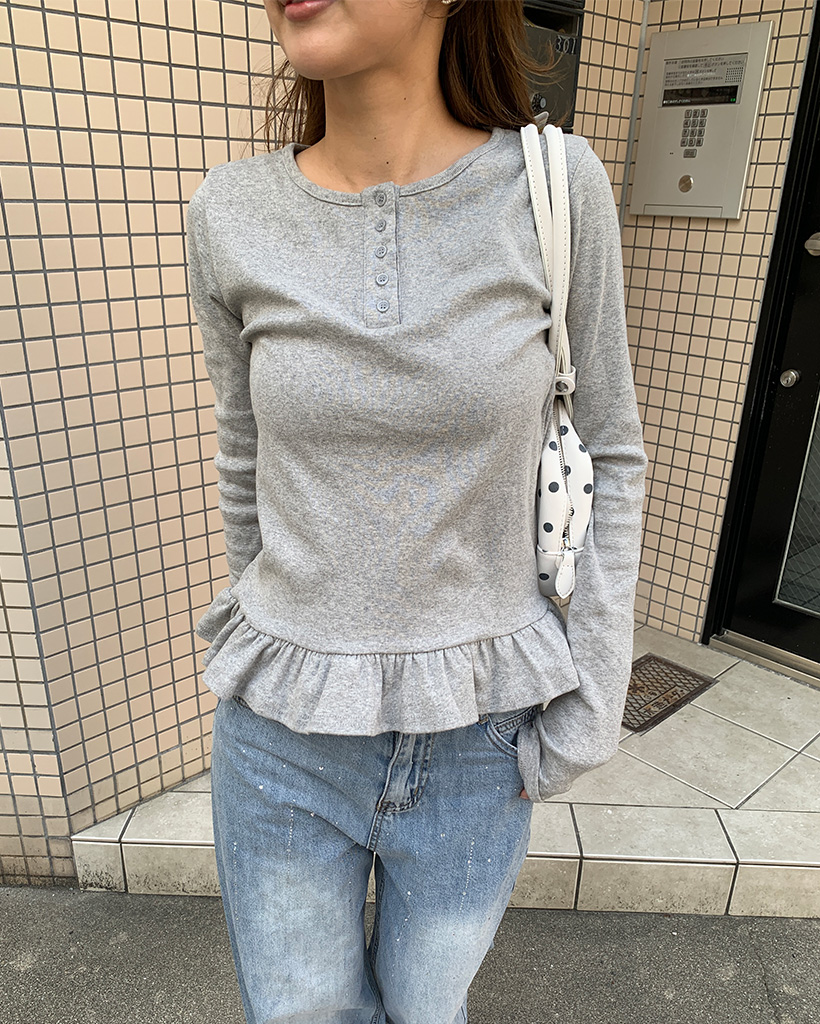 ヘンリーネックフリル長袖Tシャツ