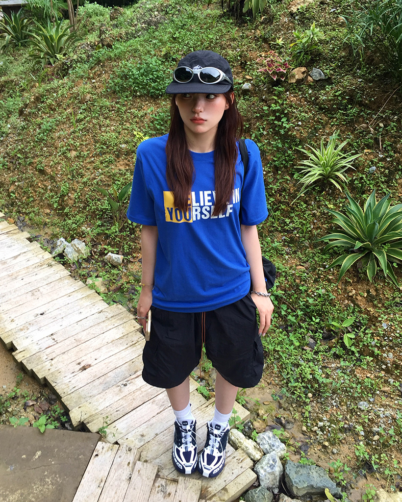 カラースクエアロゴTシャツ