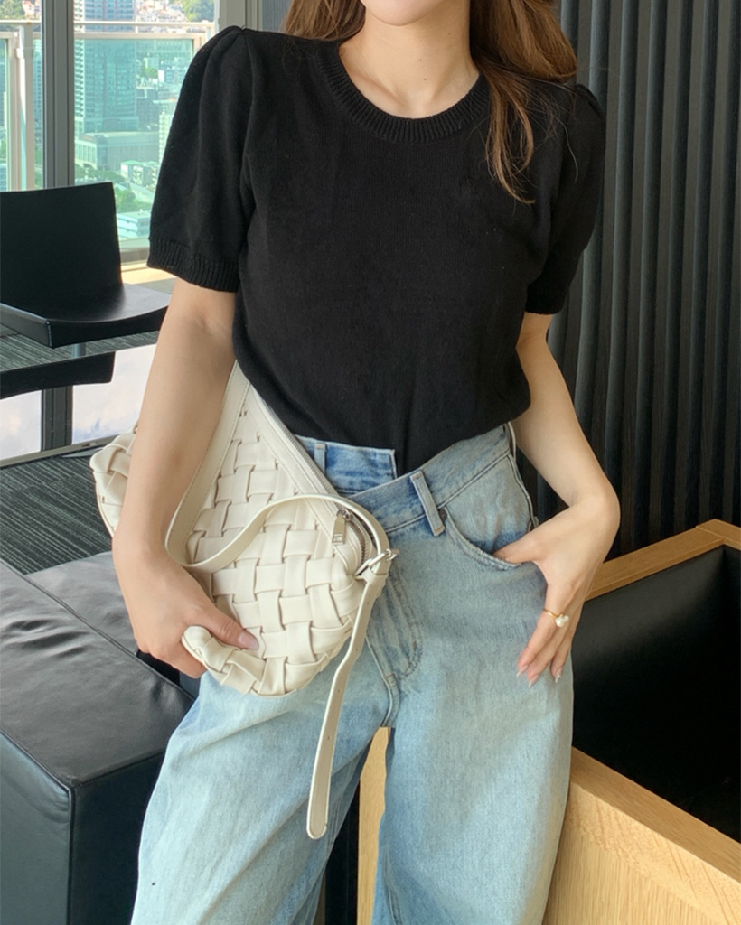 シンプルラウンドネック半袖ニット