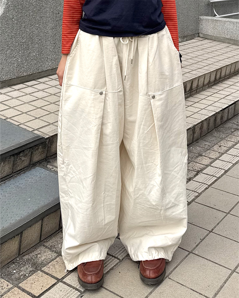 (ユニセックス)リベットタックバルーンパンツ