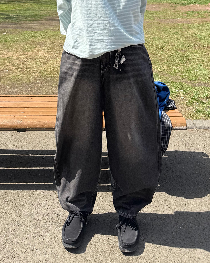 (UNISEX) ダブルウォッシュドバルーンデニムパンツ