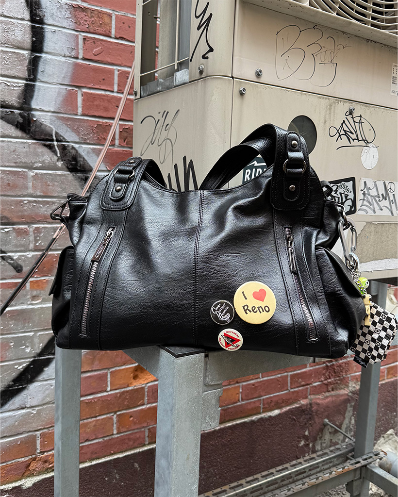 フロントジップレザーショルダーバッグ