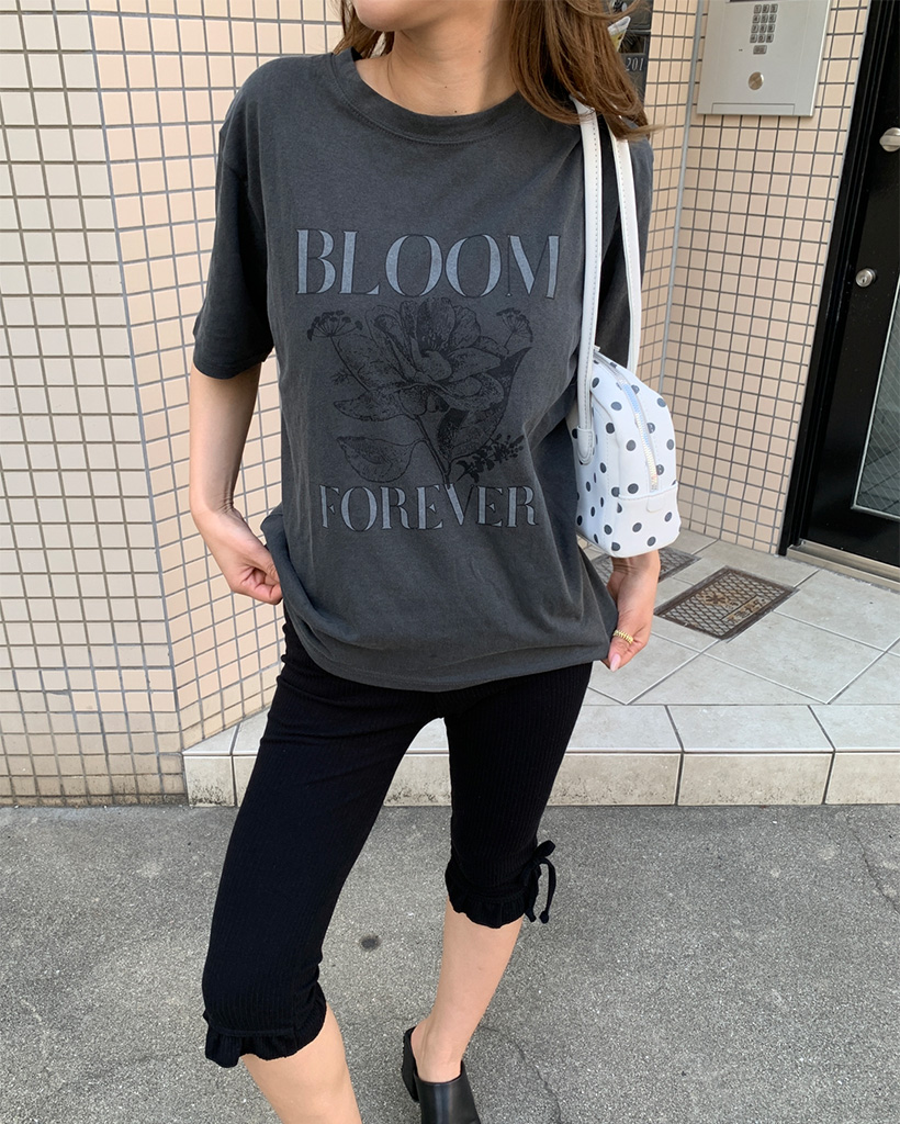 ピグメントフラワー半袖Tシャツ