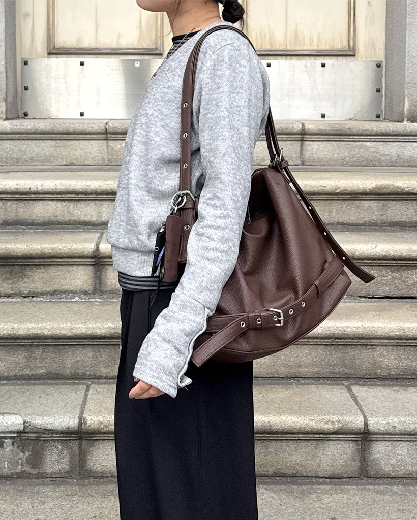 ドレープフォルムバックルショルダーバッグ