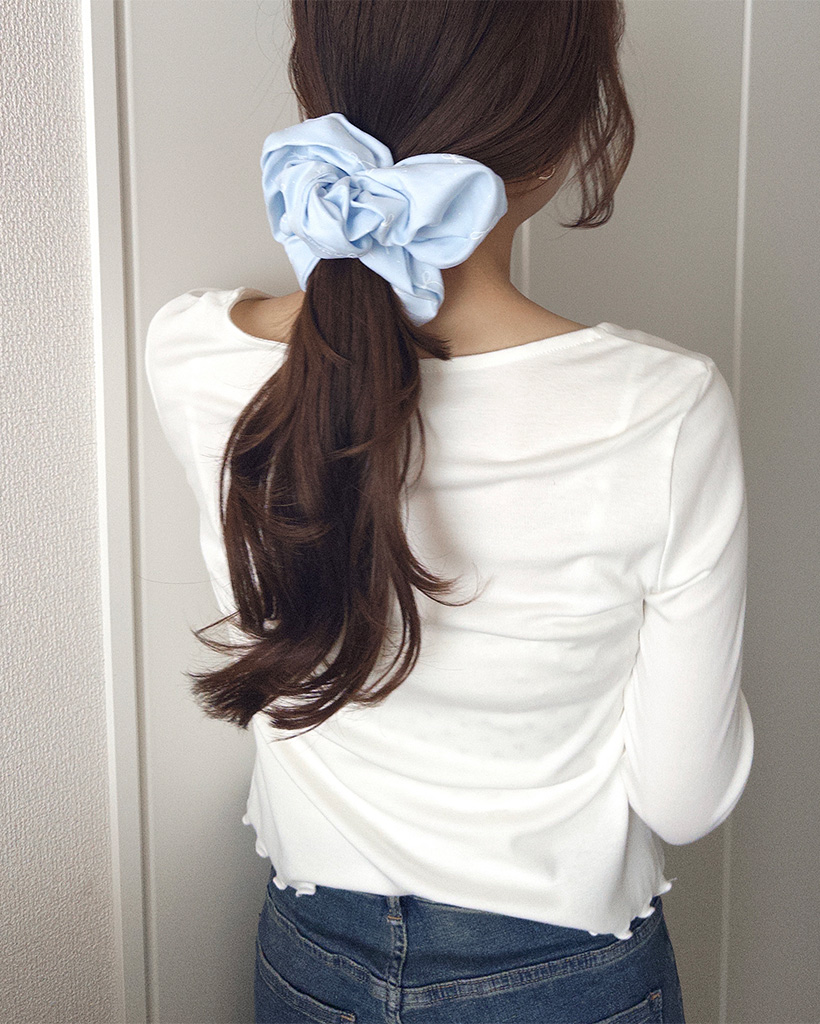 リボンディテールシュシュ