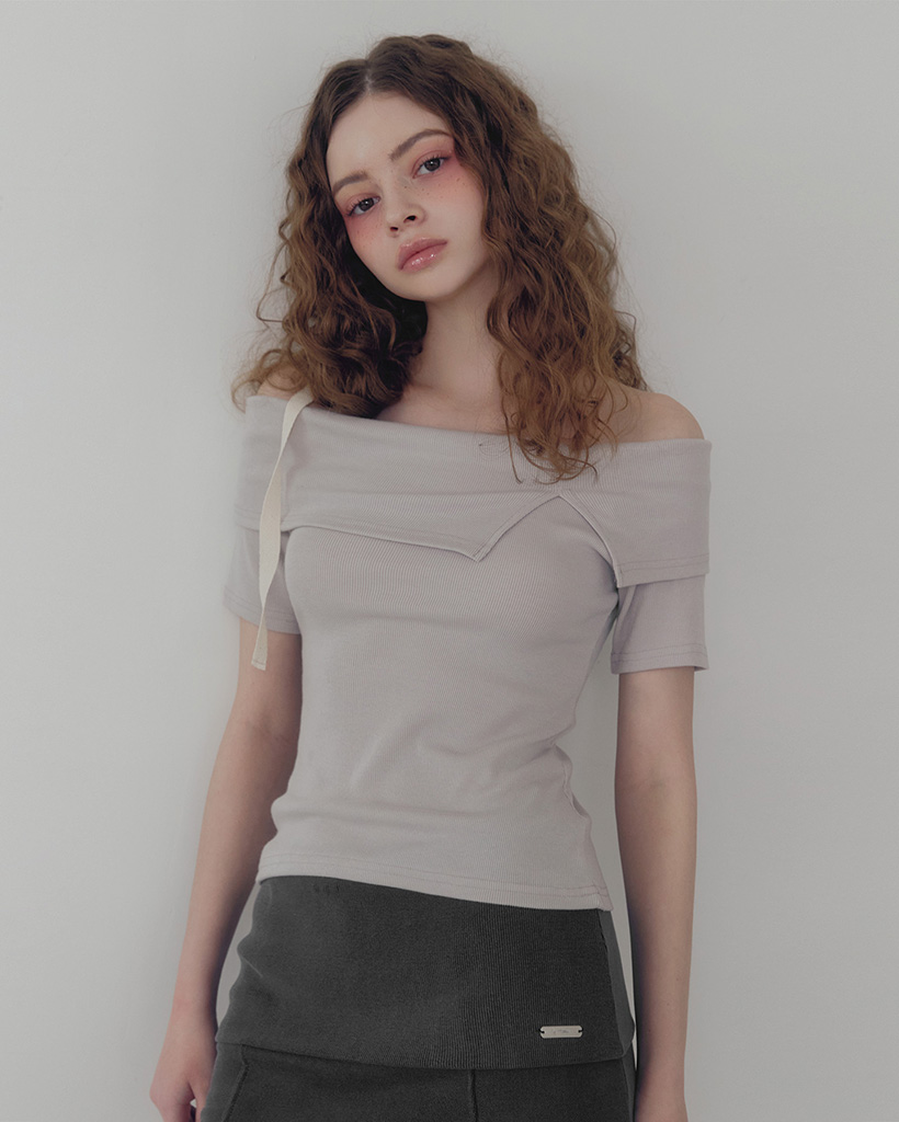 Petit strap one shoulder t-shirt