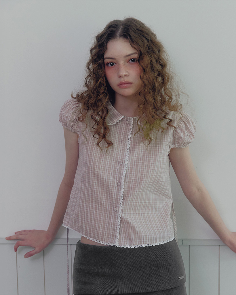 Belsi round collar pattern short sleeve blouse