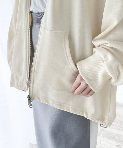 大人のレトロなアメカジテイスト。裏毛ダブルジップフロッキープリント