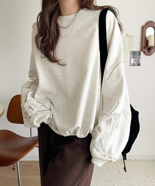 袖に遊び心を忍ばせたラク可愛い一枚♪袖ネコ刺繍裏起毛PO ce1050327