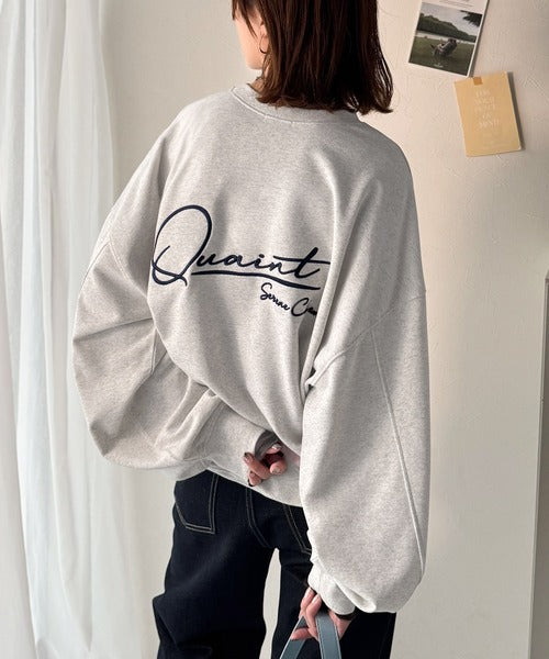 大人カジュアルに最適解。サイン刺繍裏毛スウェット ce1260510