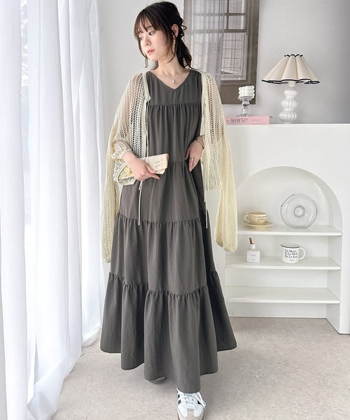 フリルVネックロングワンピース | ファッション通販サイト NUGU