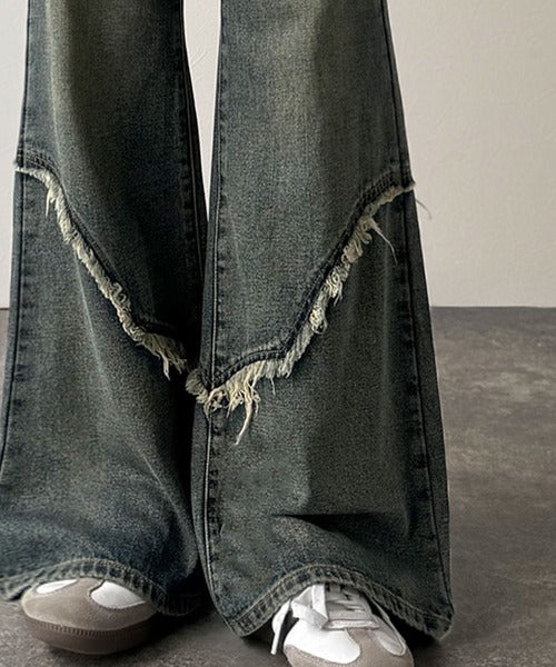 カ*ン様 $ direia ディレイア メソスキニーバンテージプレミアム　未使用 デニムパンツ ヴィンテージ風 フリンジ フレア デニム ダメージ