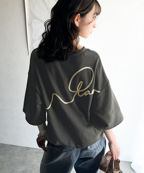【人気デザイン】バーバリー☆刺繍ロゴ スウェット 入手困難 即完売品 現行タグ 立体感のある刺繍がトレンドムード。paeanバック ウェーブコード
