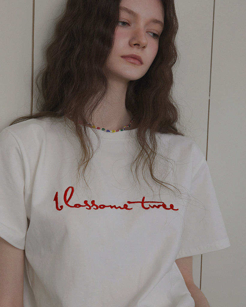 [Influencer pick] Poézi Big Lettering Embroidered T-Shirt