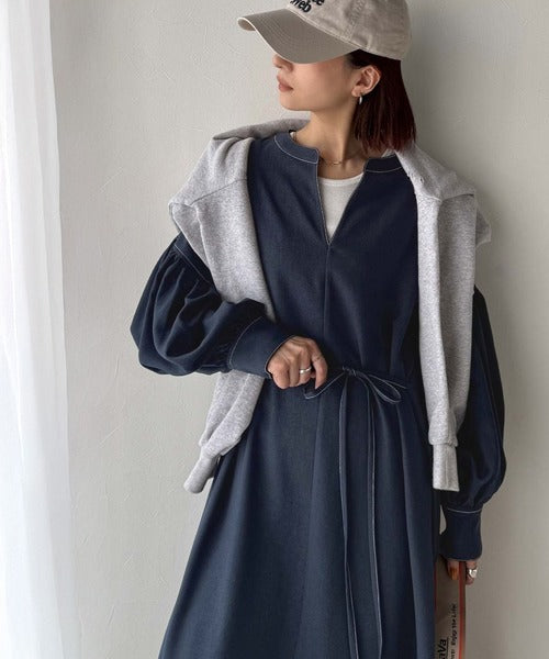 ぽわんとあざとく。ウエストリボン使い配色ステッチキーネック