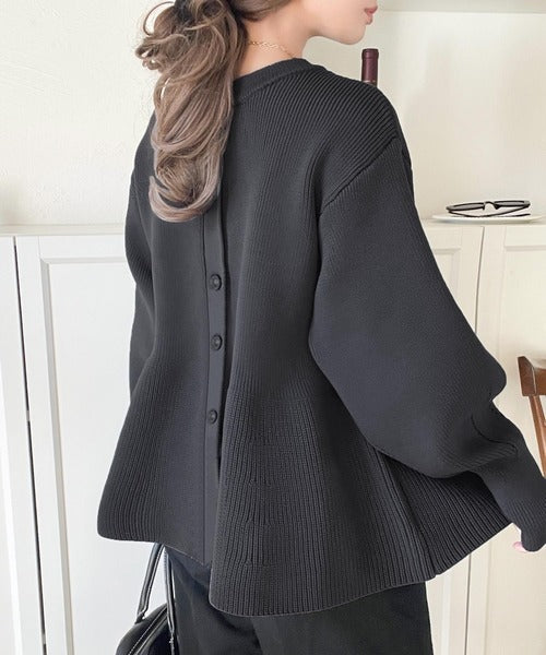 着るだけでメリハリ美人♪シーンで選べる2way仕様。2wayペプラムニット