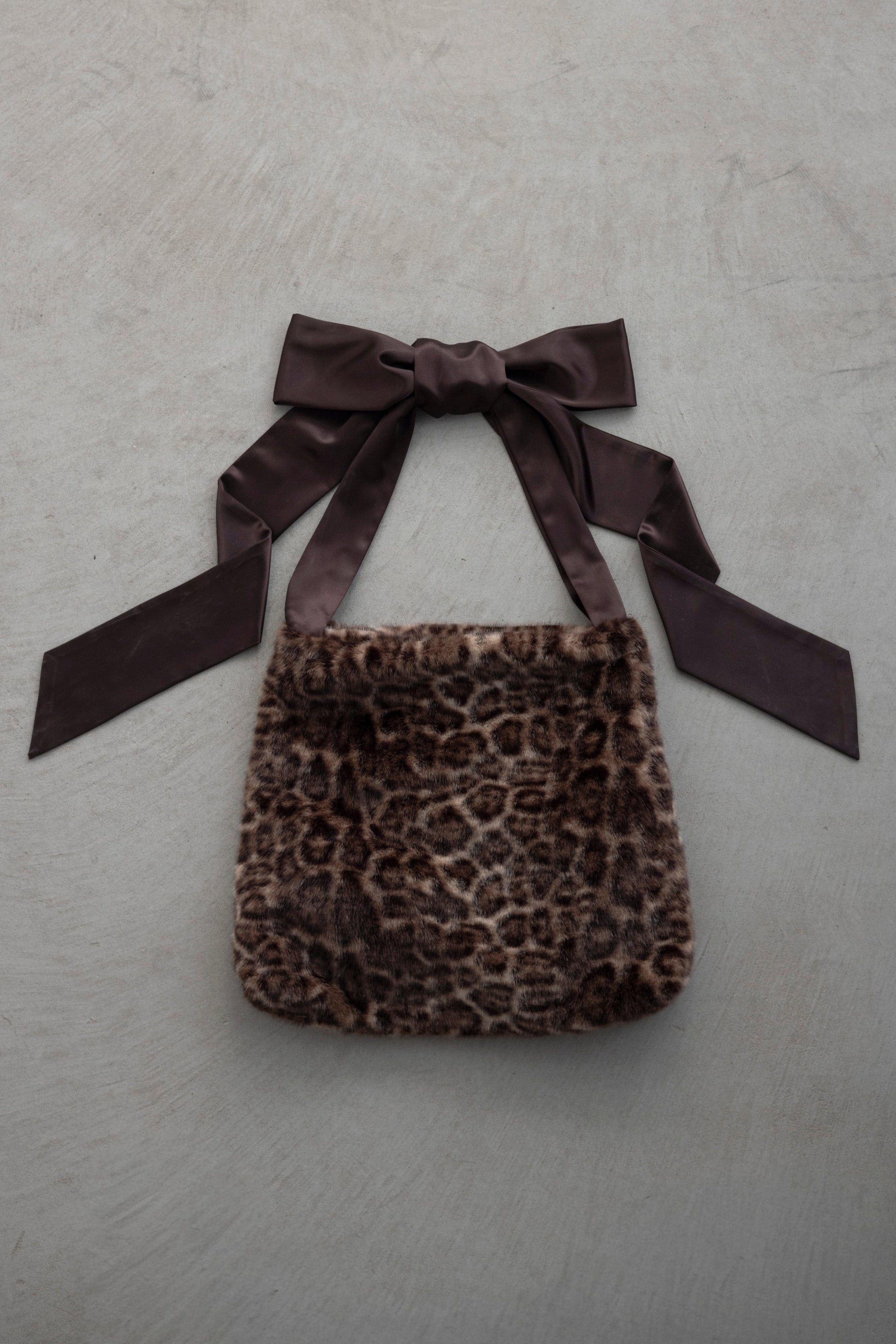 fur big ribbon tote bag