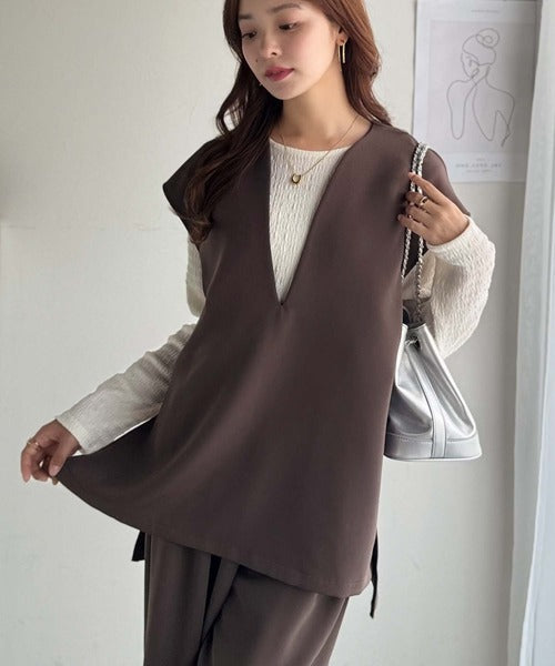 大人の抜け感スタイル◎ディープキーネックベスト(セットアップ可能