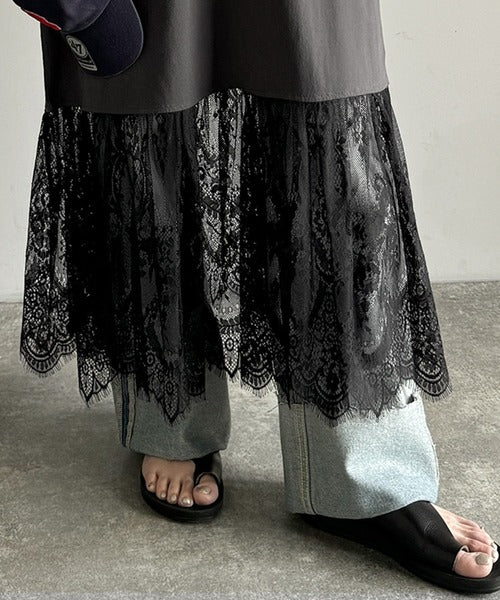 レイヤード風で魅せる大人のこなれ感。レースコンビロックTワンピース