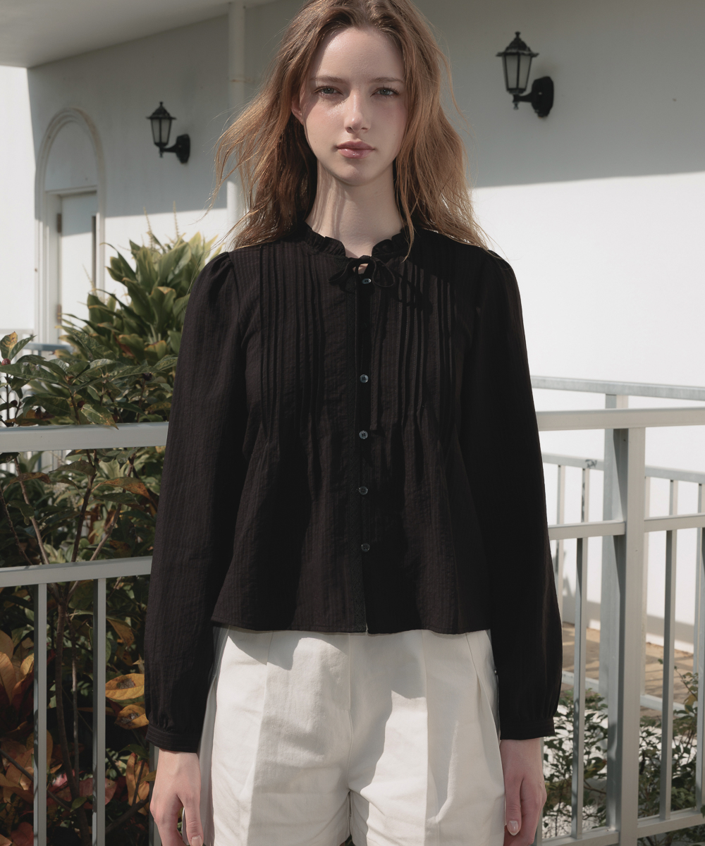 Ribbon Ruffle Blouse [Black]
