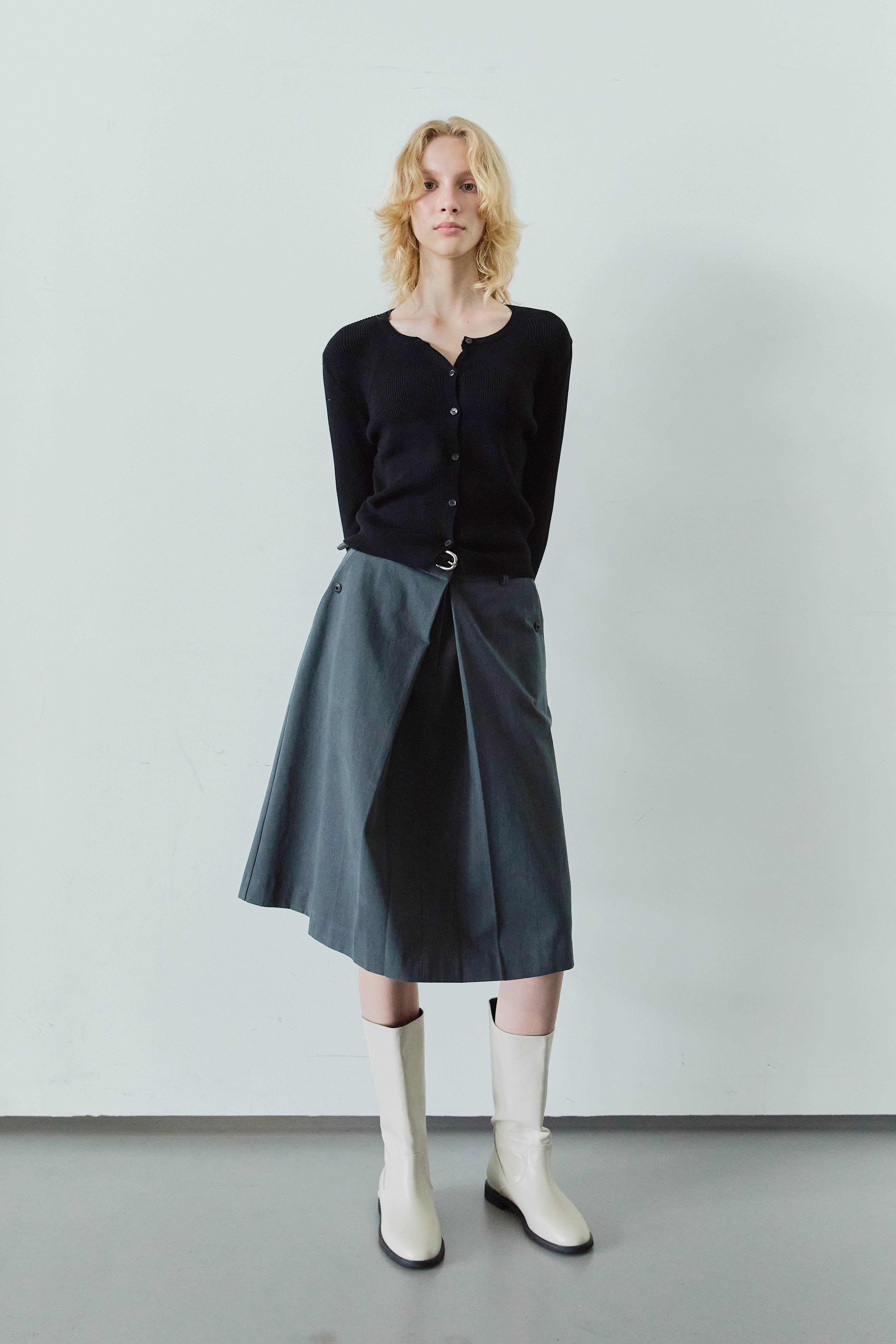FRONT TUCK MID SKIRTS / CHARCOAL | ファッション通販サイト NUGU
