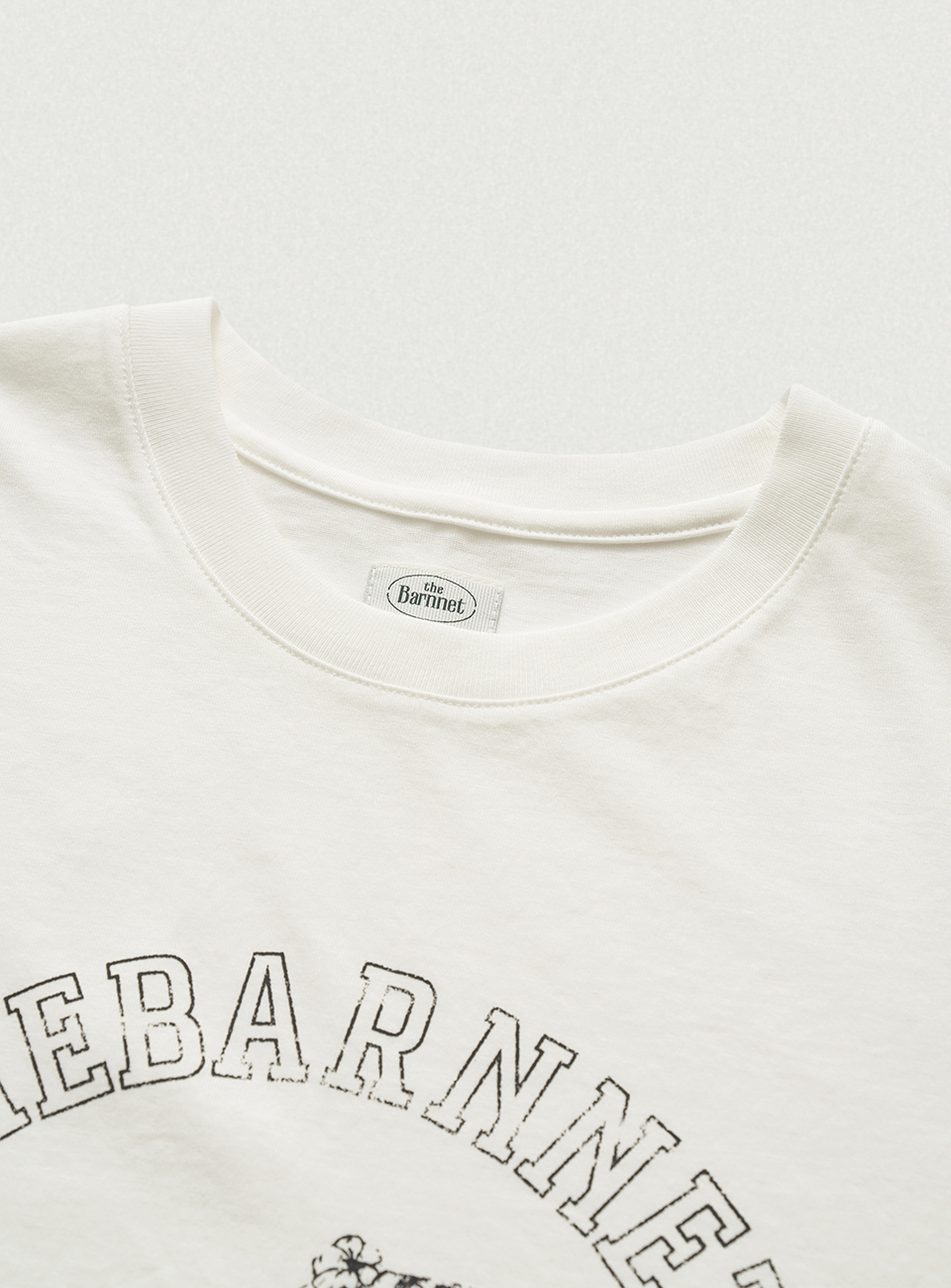 White Barnnet Bear Sunbed T-Shirt | ファッション通販サイト NUGU