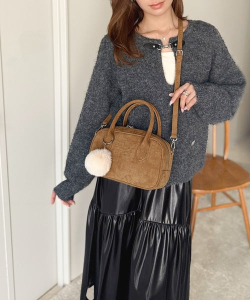 mily bilet】甘い見た目で実力派♪エンボスロゴスウェードライクミニ