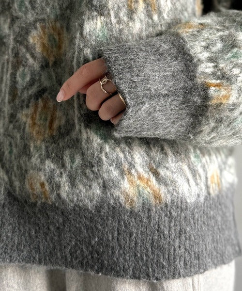 ヴィンテージライクなデザインで上級見え◎アンティークラグモチーフ柄