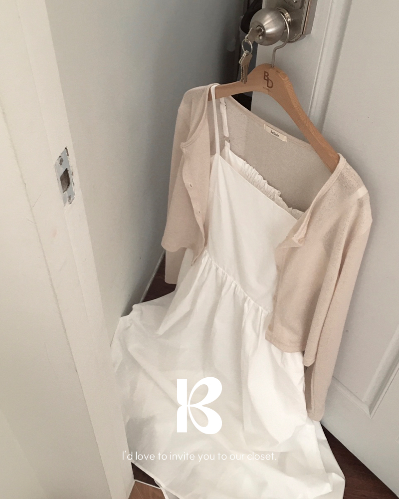 ★ ワンピース　ホワイト　新品　フォロー割-200円 original] リア、後ろバンディングキャミソールワンピース