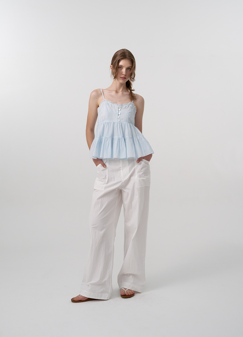 una ウノア 【Fairy dream】No sleeve Lサイズ Oa Frill Sleeveless Top_Ivory | ファッション通販サイト NUGU