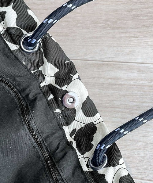 JaVa ジャバコラボ》おしゃれも実用性も叶う。2WAYキルティング巾着