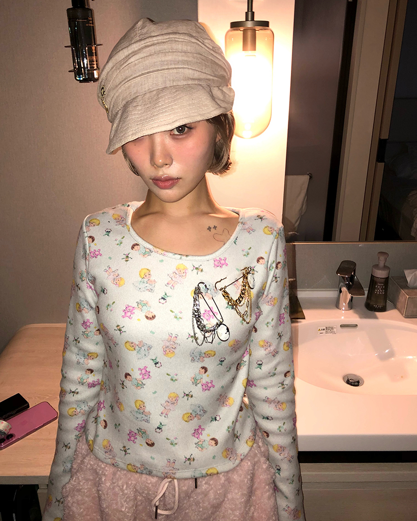 ベイビージュエルネッククロップド裏起毛カットソー