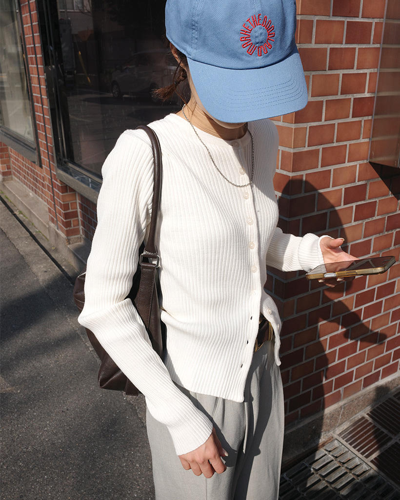 ラウンドネックリブニットカーディガン